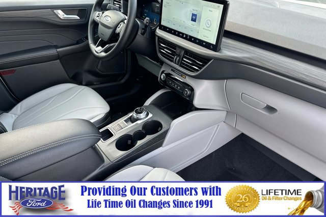 New 2025 Ford Escape SE w/ PHEV Premium Package image 13