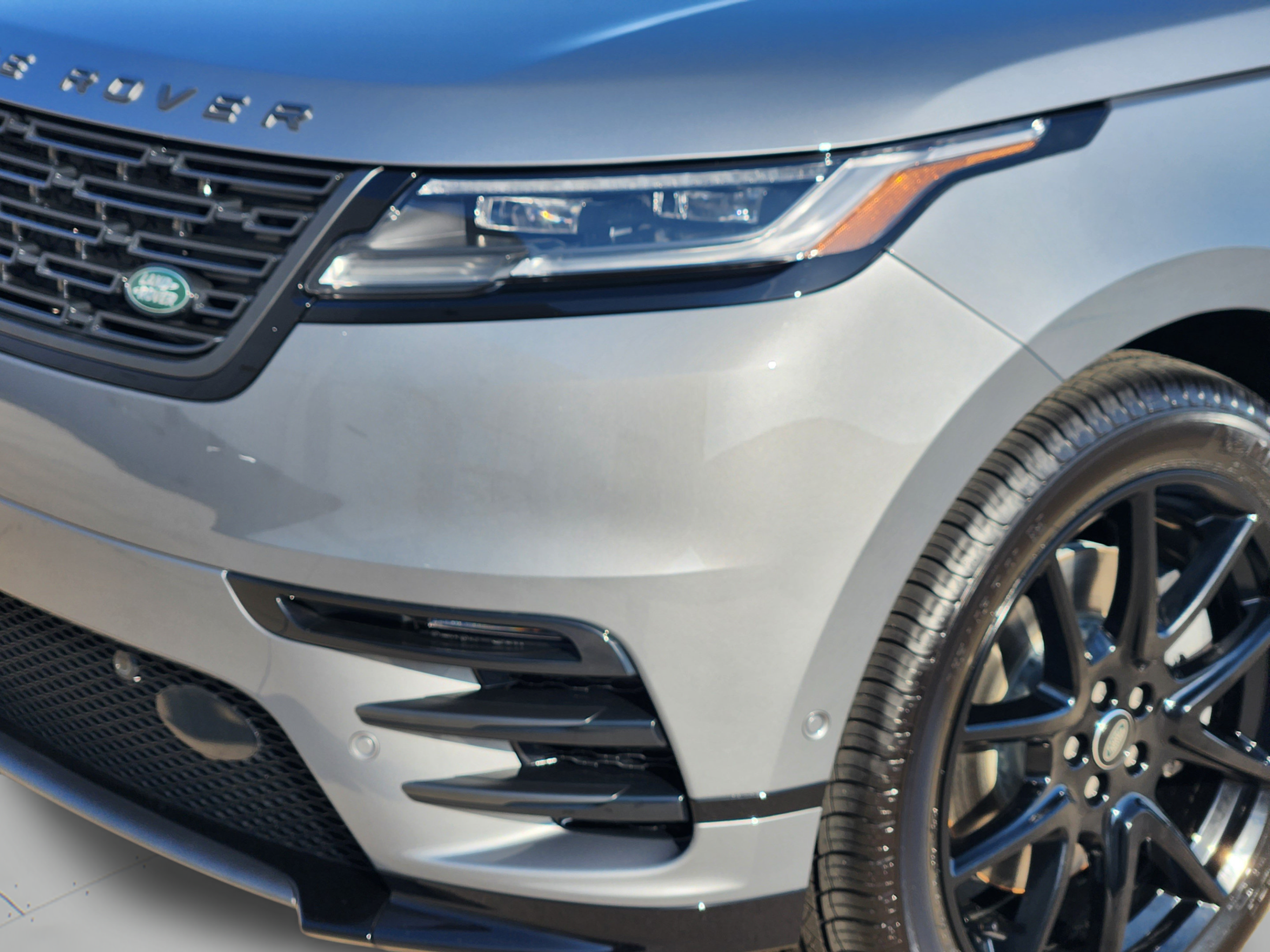 New 2026 Land Rover Range Rover Velar Belgravia AWD/4WD image 31
