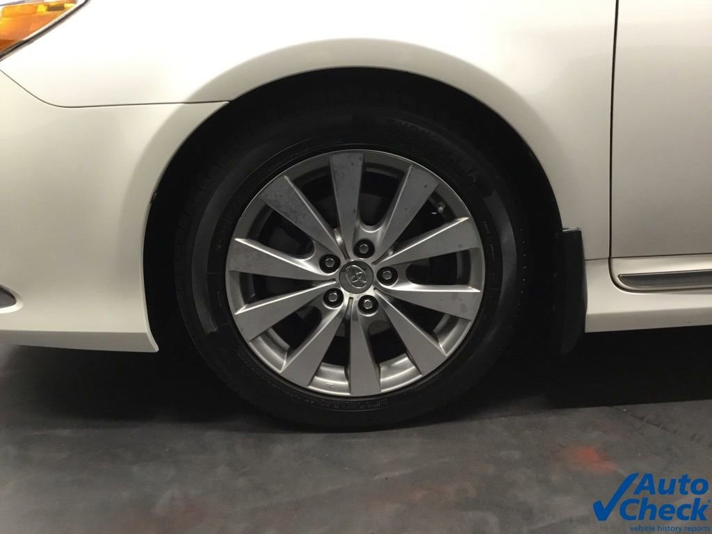 Used 2011 Toyota Avalon Limited FWD image 17