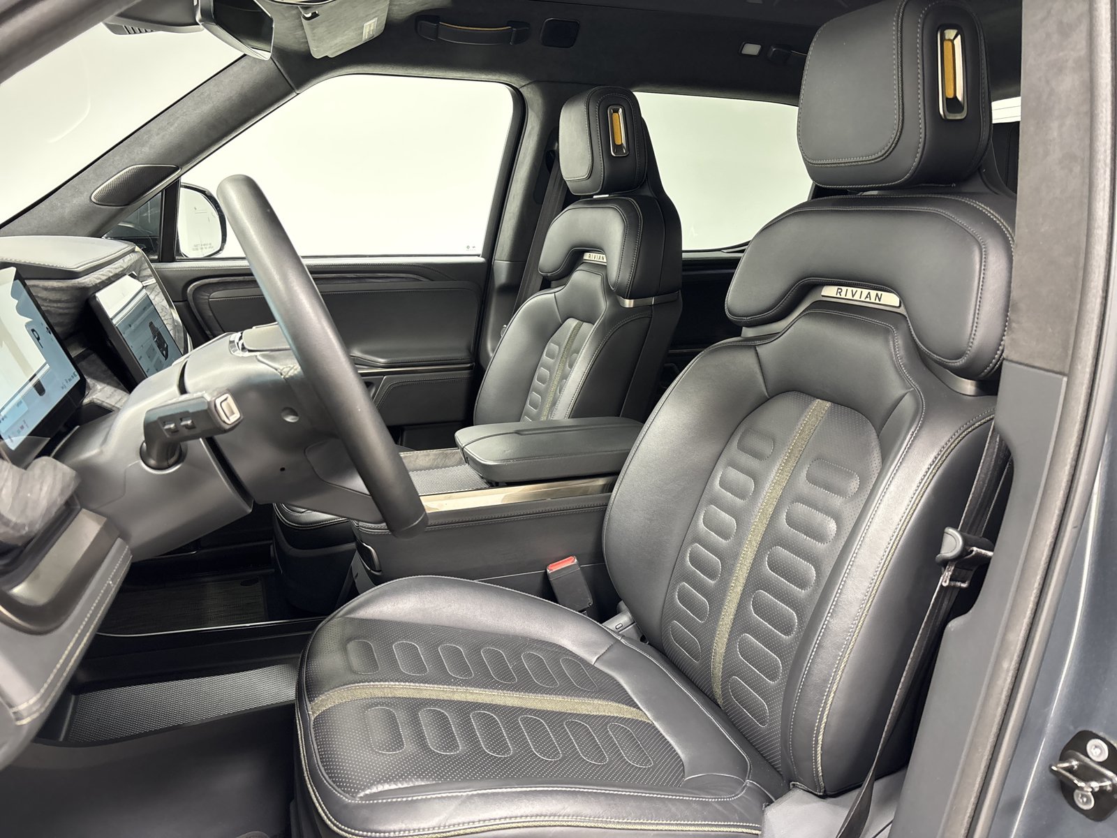 Used 2022 Rivian R1T Adventure AWD/4WD image 20