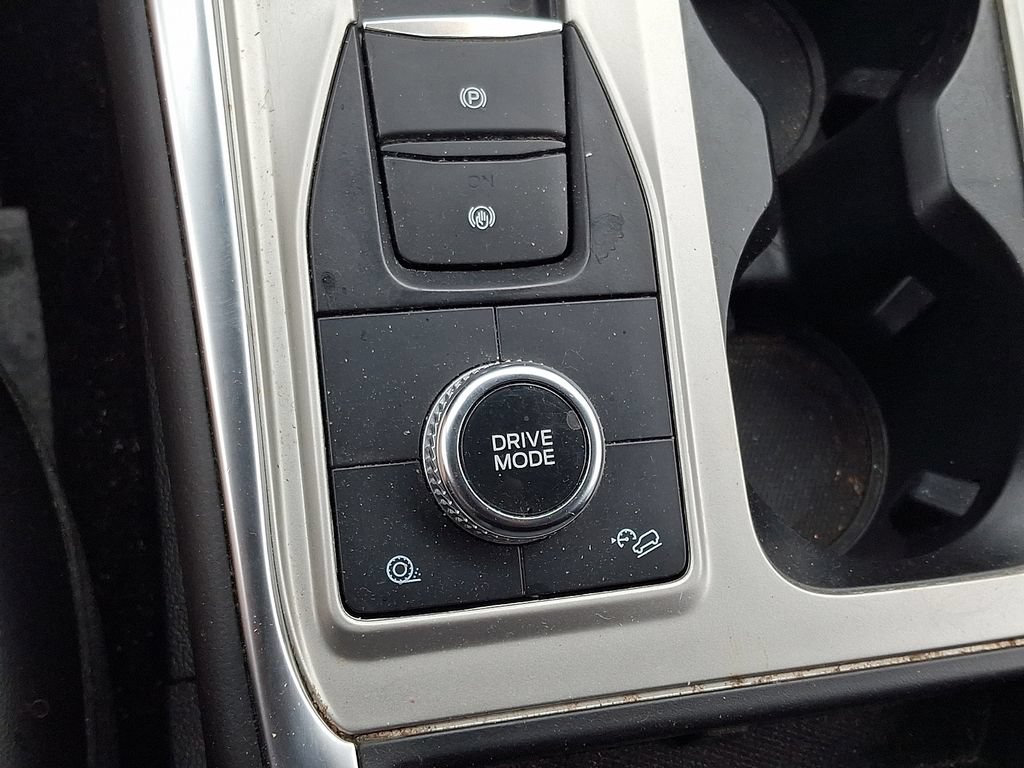 Used 2022 Ford Explorer XLT w/ Equipment Group 202A AWD/4WD image 27