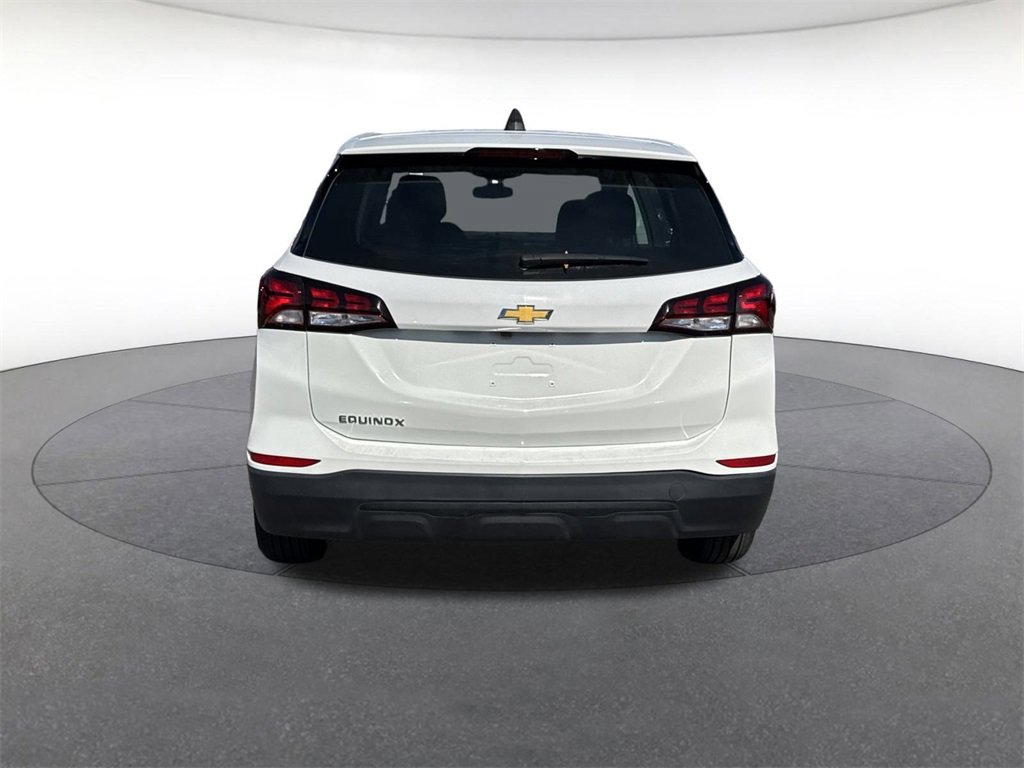 Used 2023 Chevrolet Equinox LS image 4