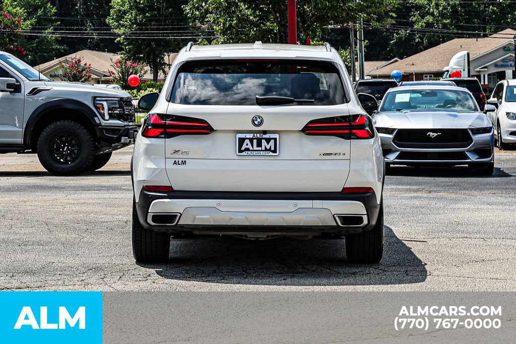 Used 2025 BMW X5 xDrive50e AWD/4WD image 11