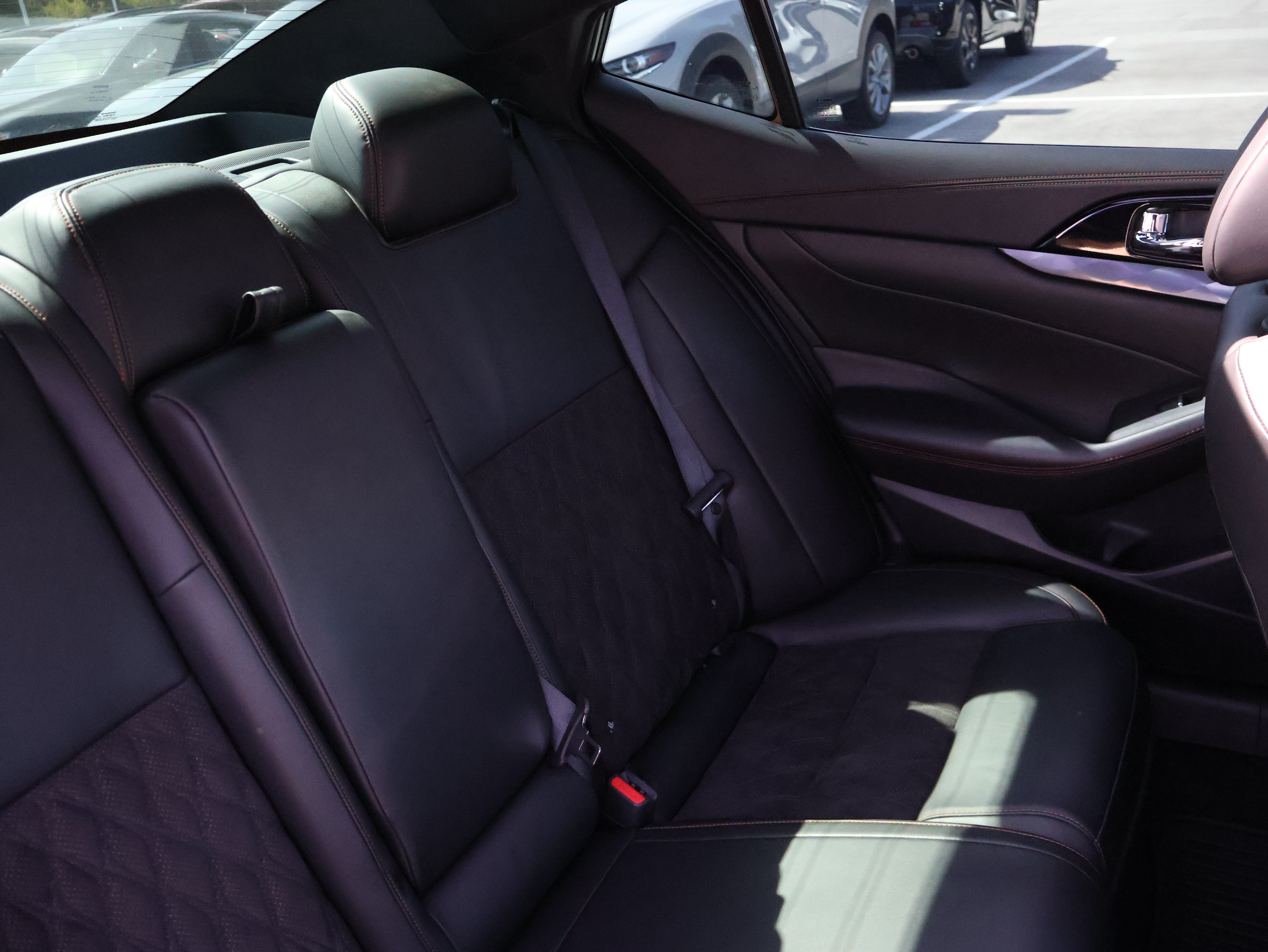 Used 2022 Nissan Maxima SR w/ Sport Mat Group FWD image 14