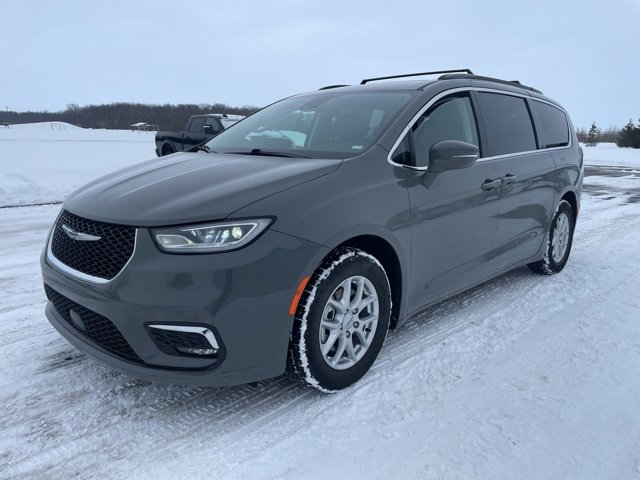 Used 2022 Chrysler Pacifica Touring-L image 7