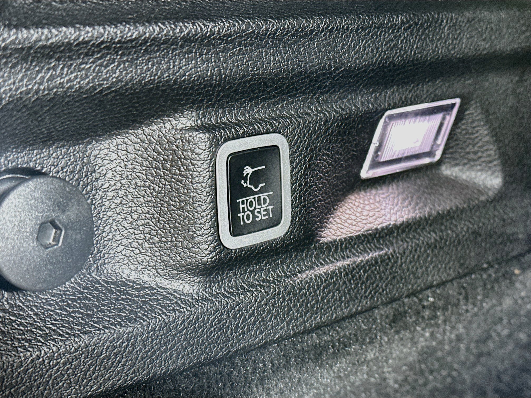 Used 2023 Jeep Grand Cherokee L Overland w/ Rear Seat Video Group I RWD image 32