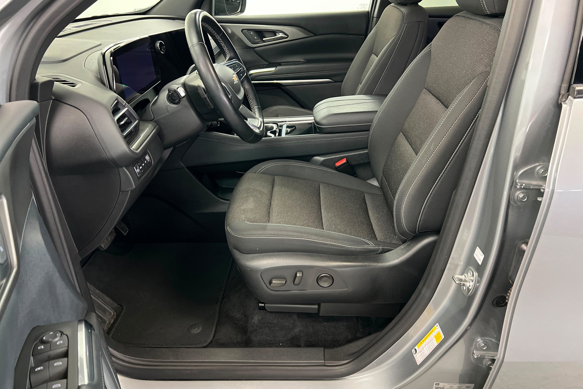Used 2024 Chevrolet Traverse LT AWD/4WD image 14