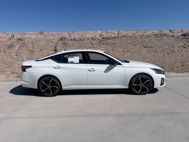 Used 2023 Nissan Altima 2.5 SR image 4