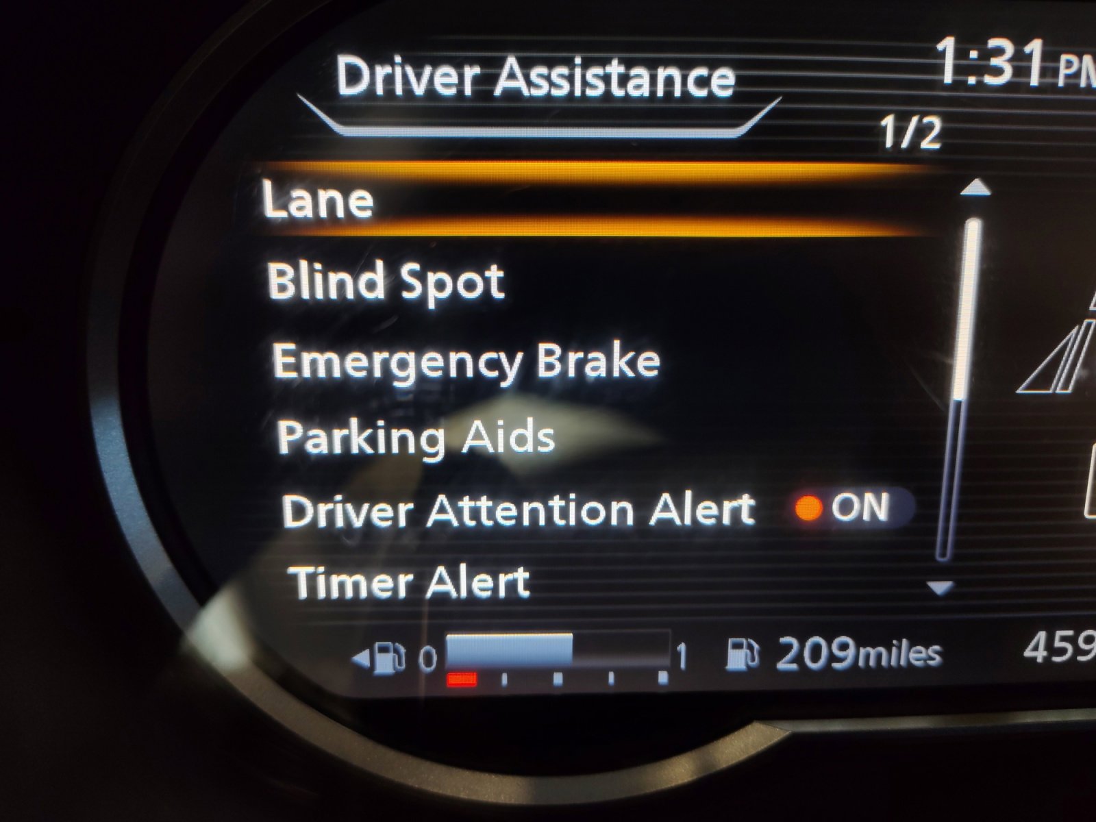 Used 2020 Nissan Versa SV image 4