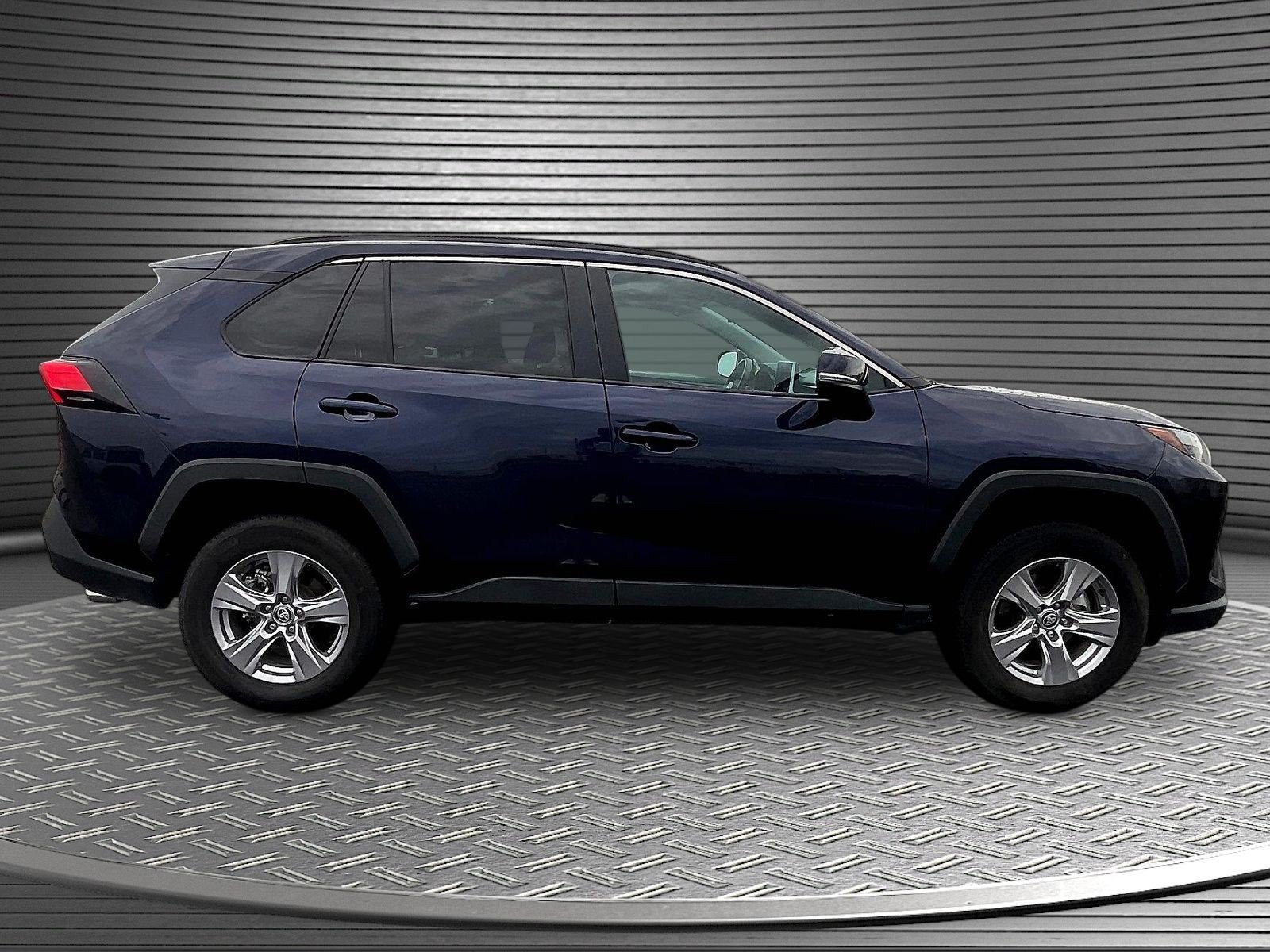 Used 2025 Toyota RAV4 XLE AWD/4WD image 8