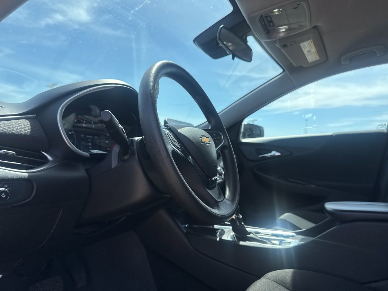 Used 2025 Chevrolet Malibu LT image 32