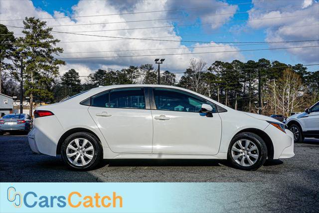 Used 2021 Toyota Corolla LE image 2