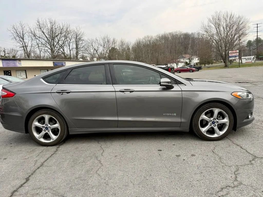 Used 2014 Ford Fusion SE w/ Equipment Group 501A image 9