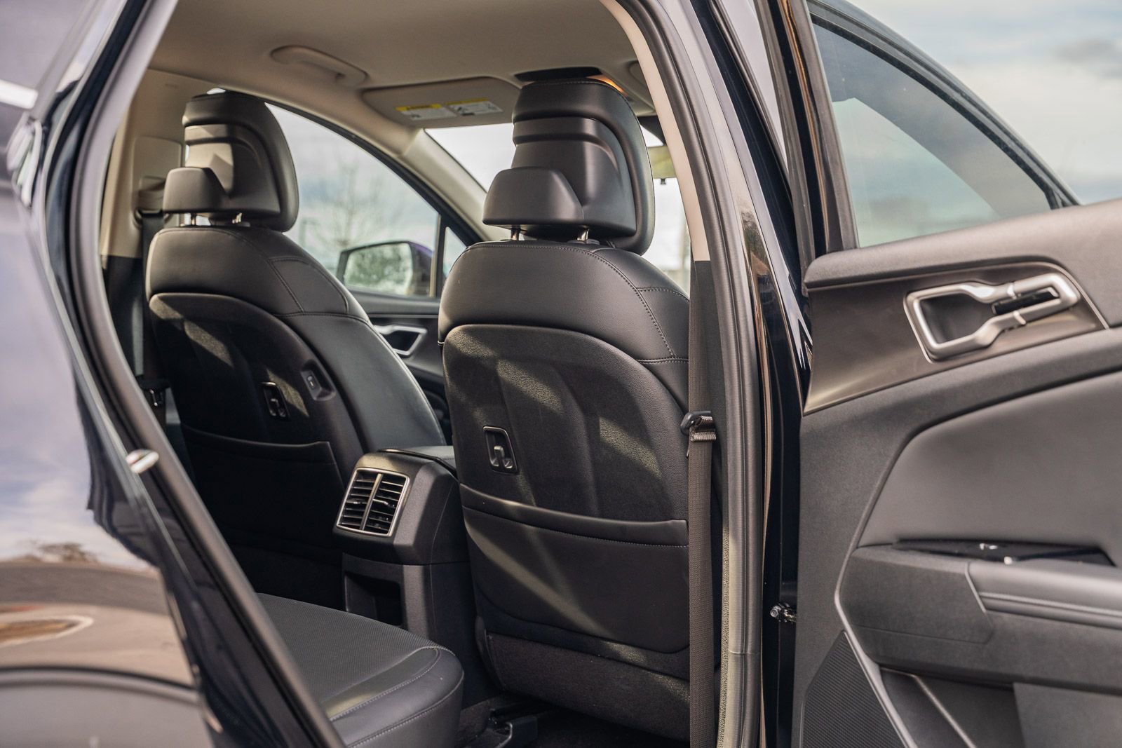 Used 2024 Kia Sportage EX image 13