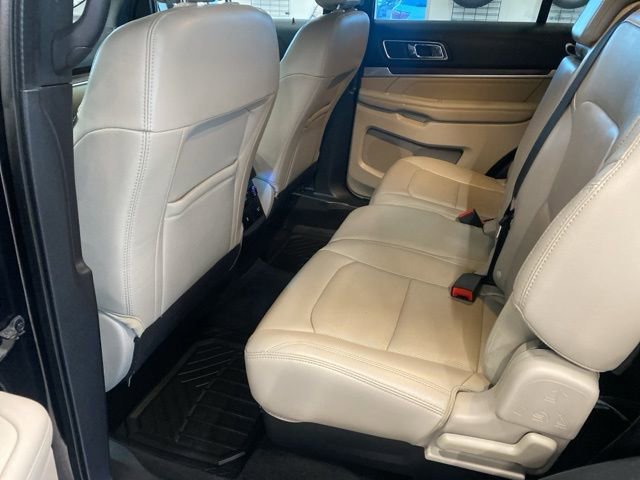 Used 2018 Ford Explorer Limited image 32