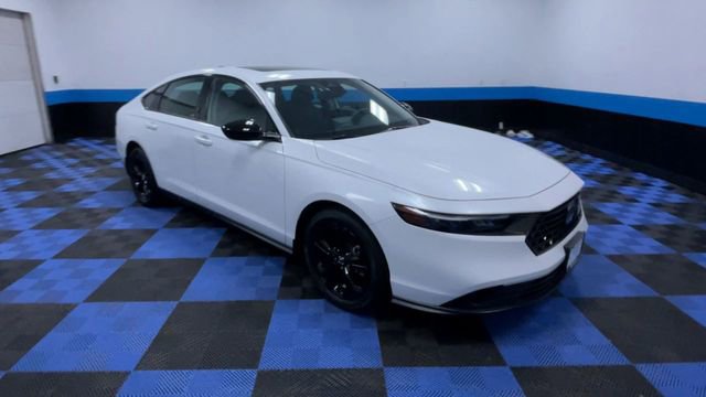 Used 2025 Honda Accord SE image 2