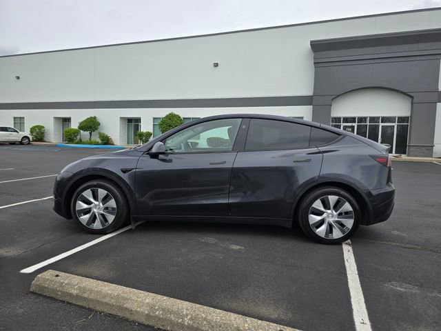 Used 2024 Tesla Model Y Long Range AWD/4WD image 10
