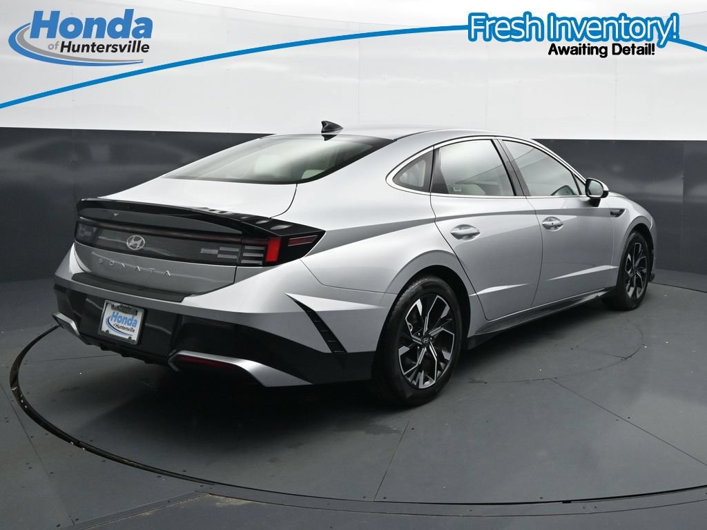 Used 2025 Hyundai Sonata SEL FWD image 10