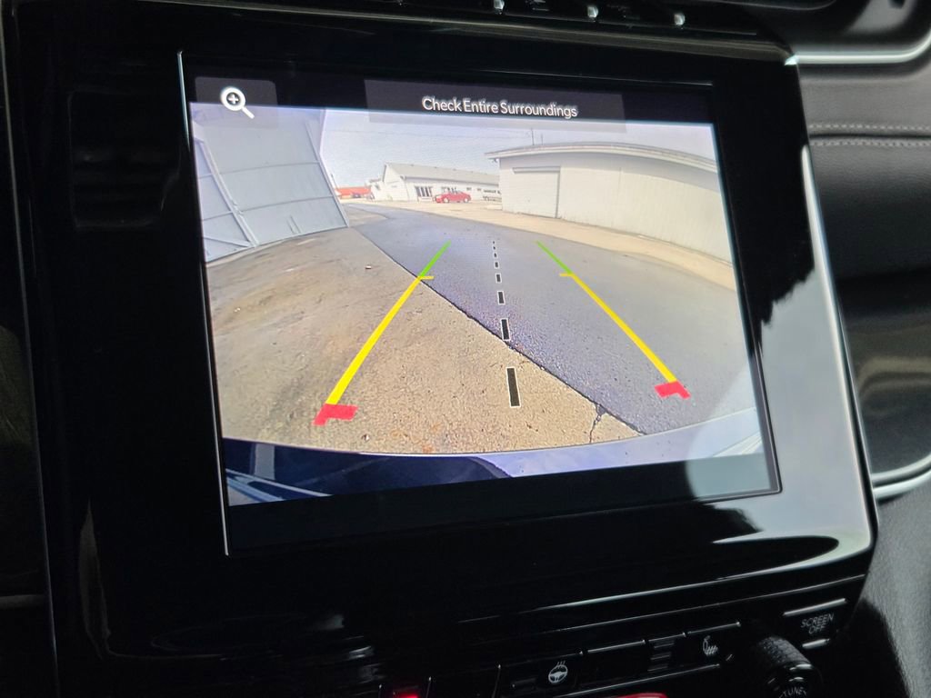 Used 2023 Jeep Grand Cherokee Altitude image 3