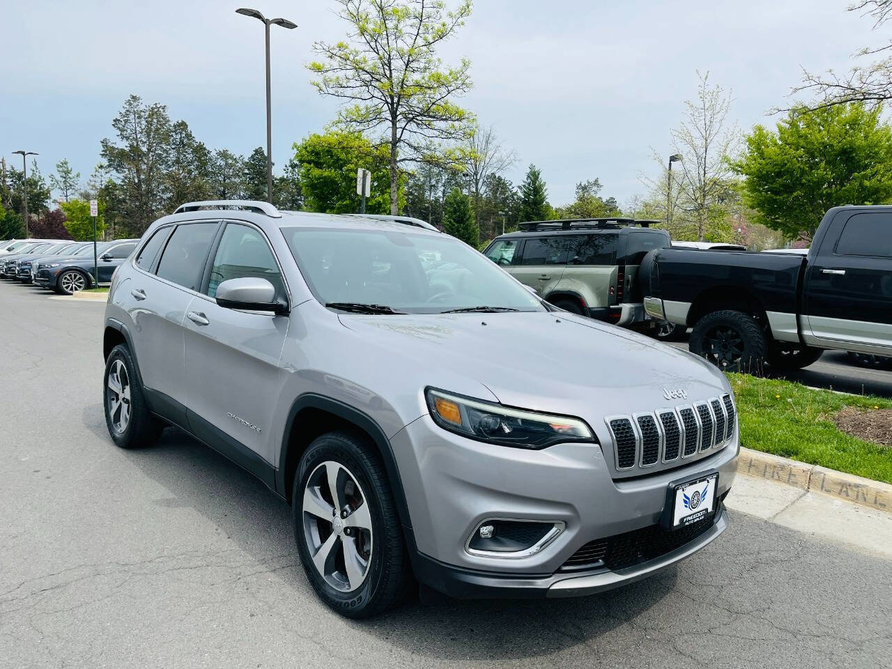 Used 2019 Jeep Cherokee Limited image 4