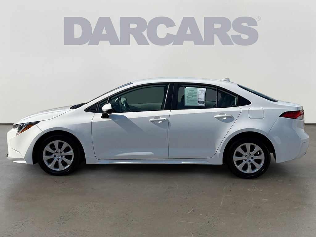 Used 2025 Toyota Corolla LE FWD image 4