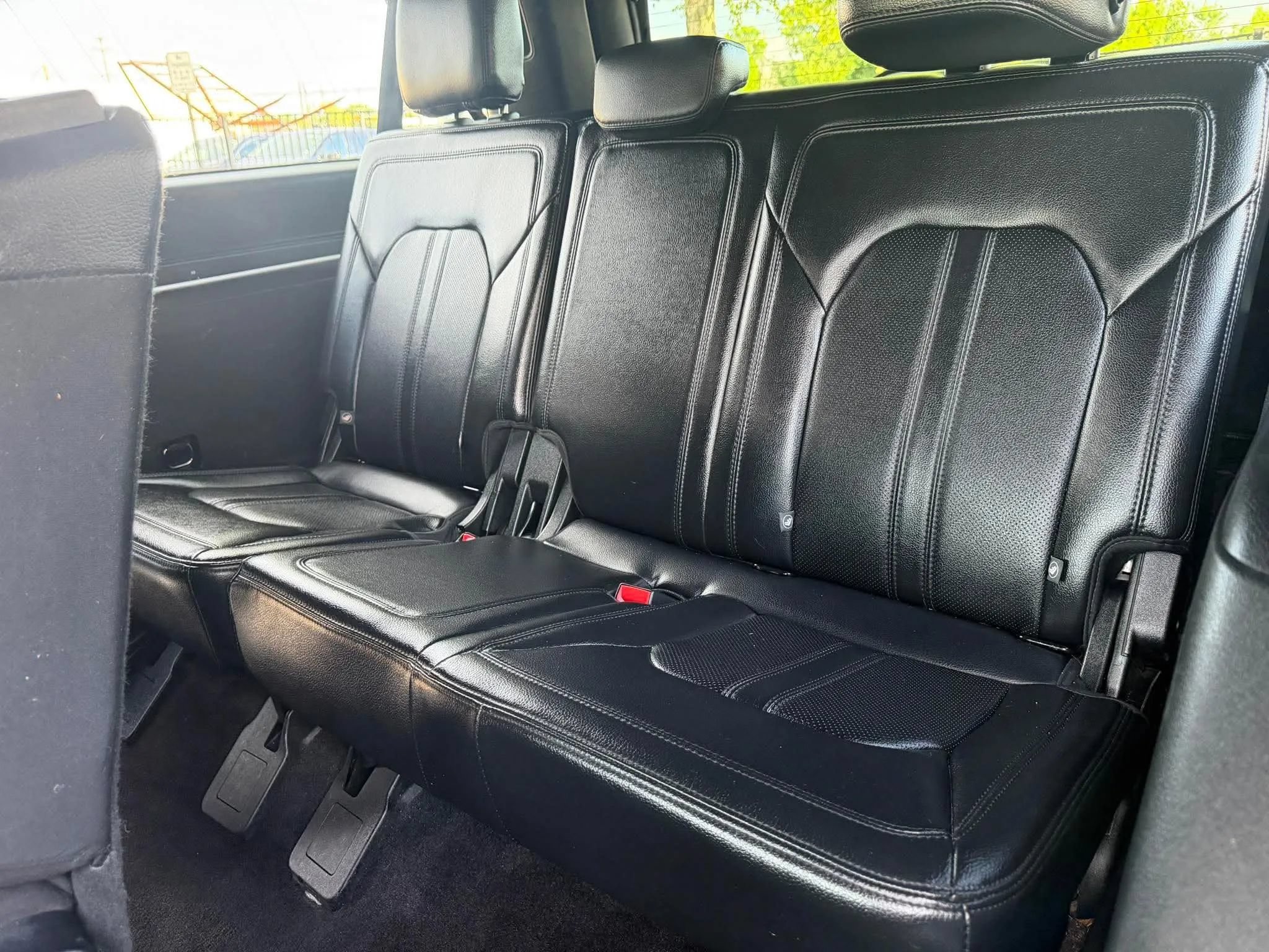 Used 2019 Ford Expedition Max Limited RWD image 17