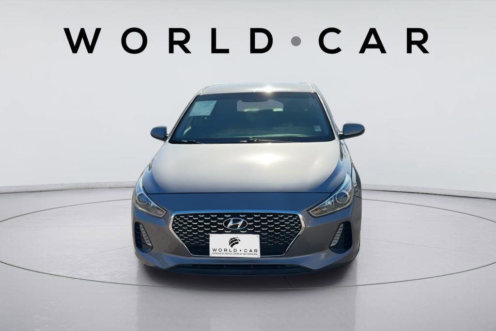 Used 2020 Hyundai Elantra GT image 3