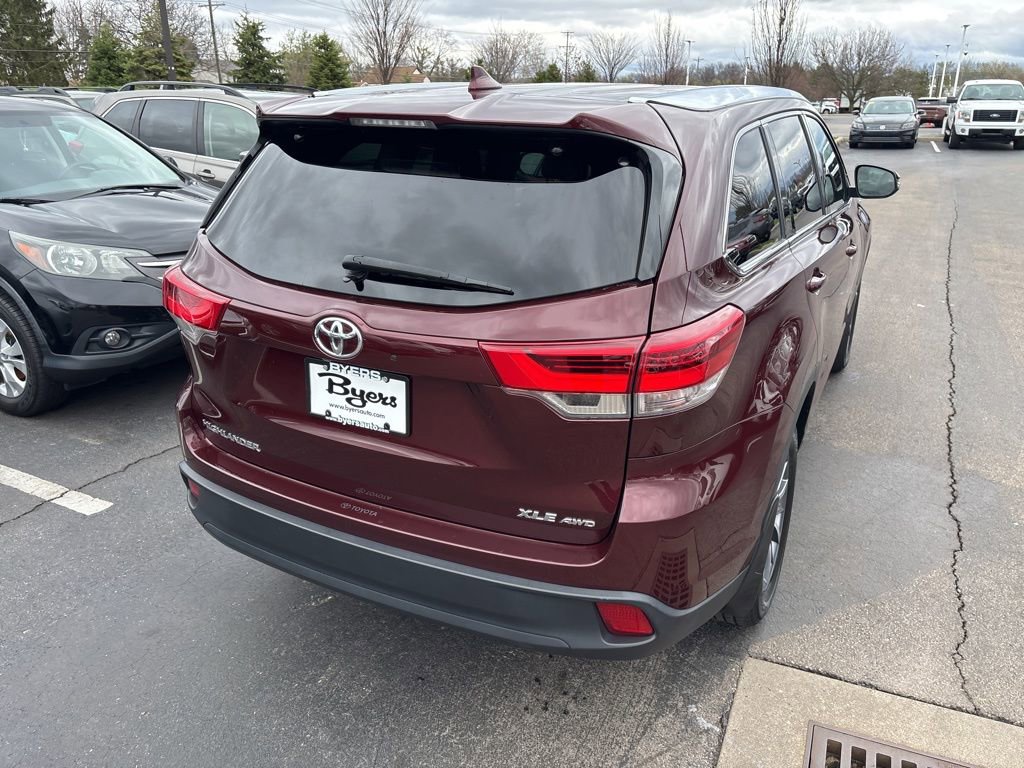 Used 2019 Toyota Highlander XLE image 3
