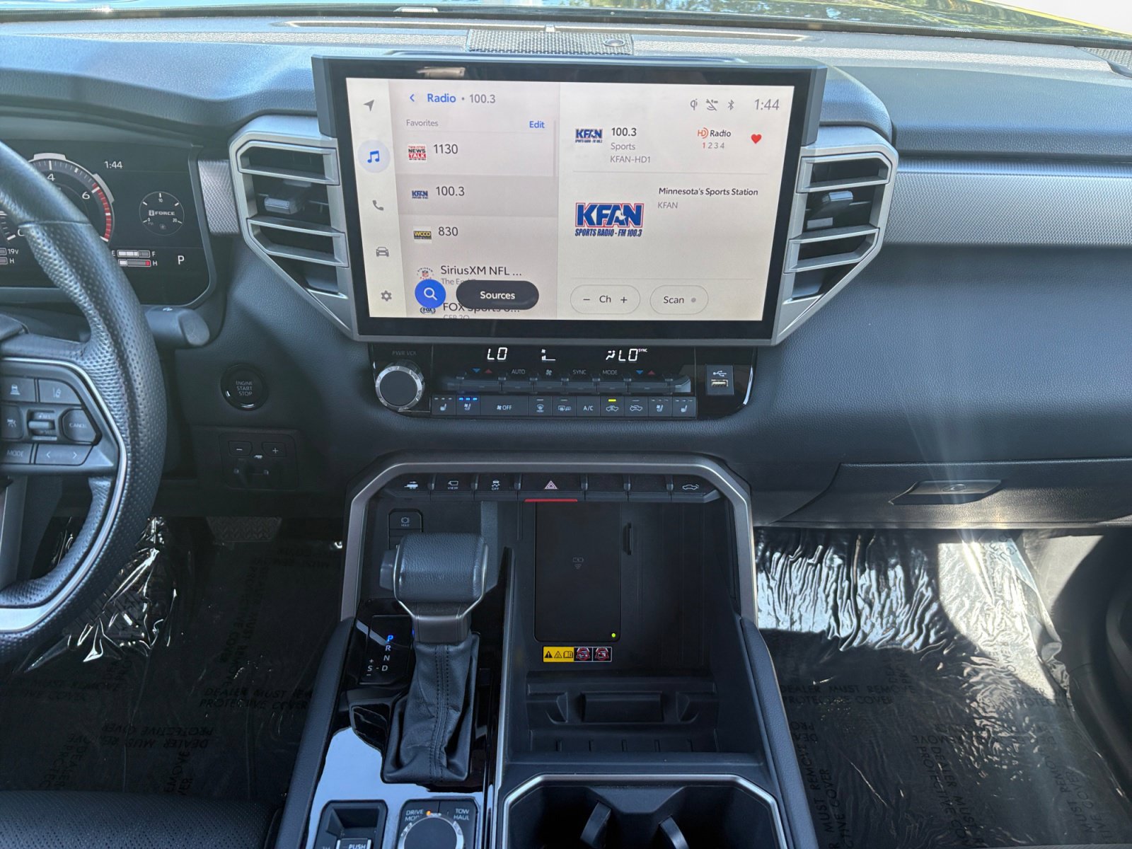 Used 2025 Toyota Tundra Limited AWD/4WD image 16