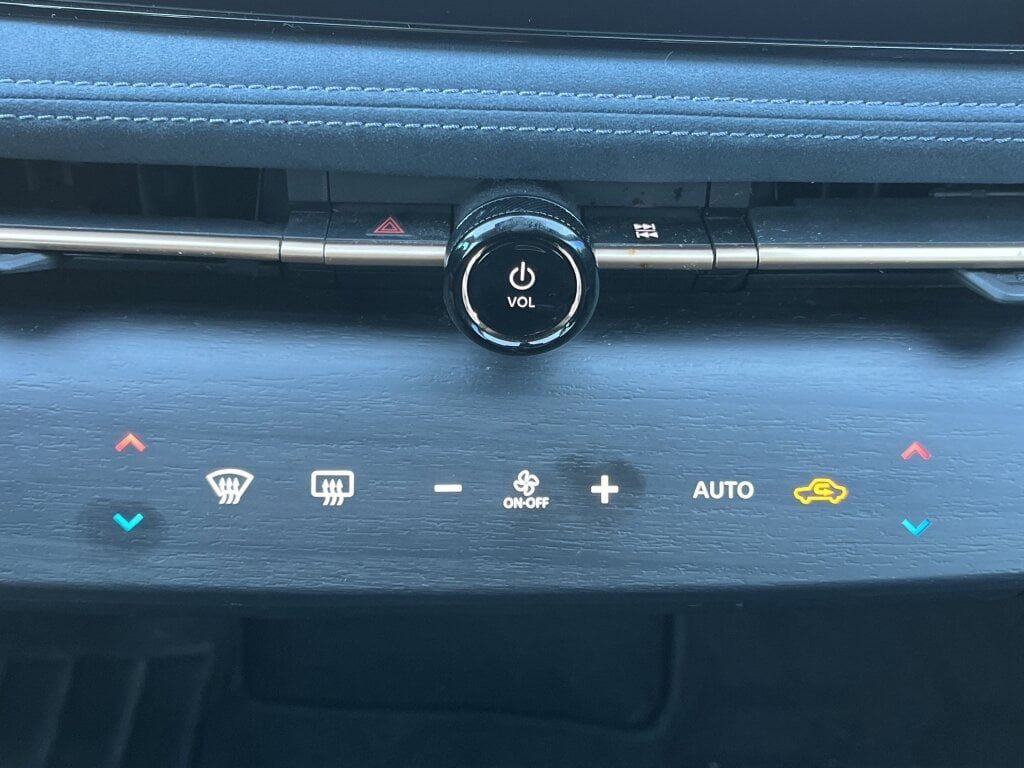 Used 2023 Nissan Ariya image 6