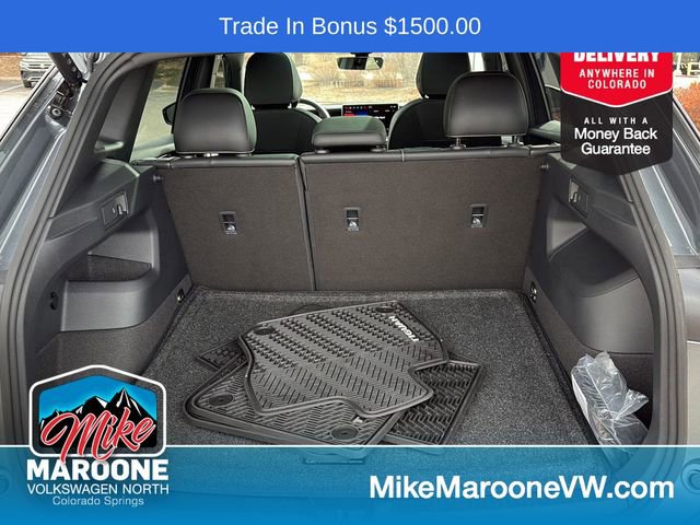 Used 2025 Volkswagen Tiguan SE R-Line image 8