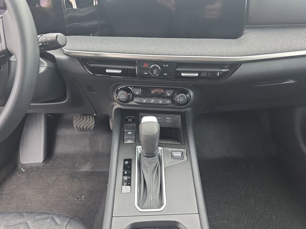 New 2026 Nissan Kicks SV w/ SV Premium Package AWD/4WD image 11