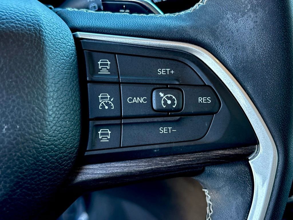 Used 2022 Jeep Grand Cherokee Limited 4xe image 22