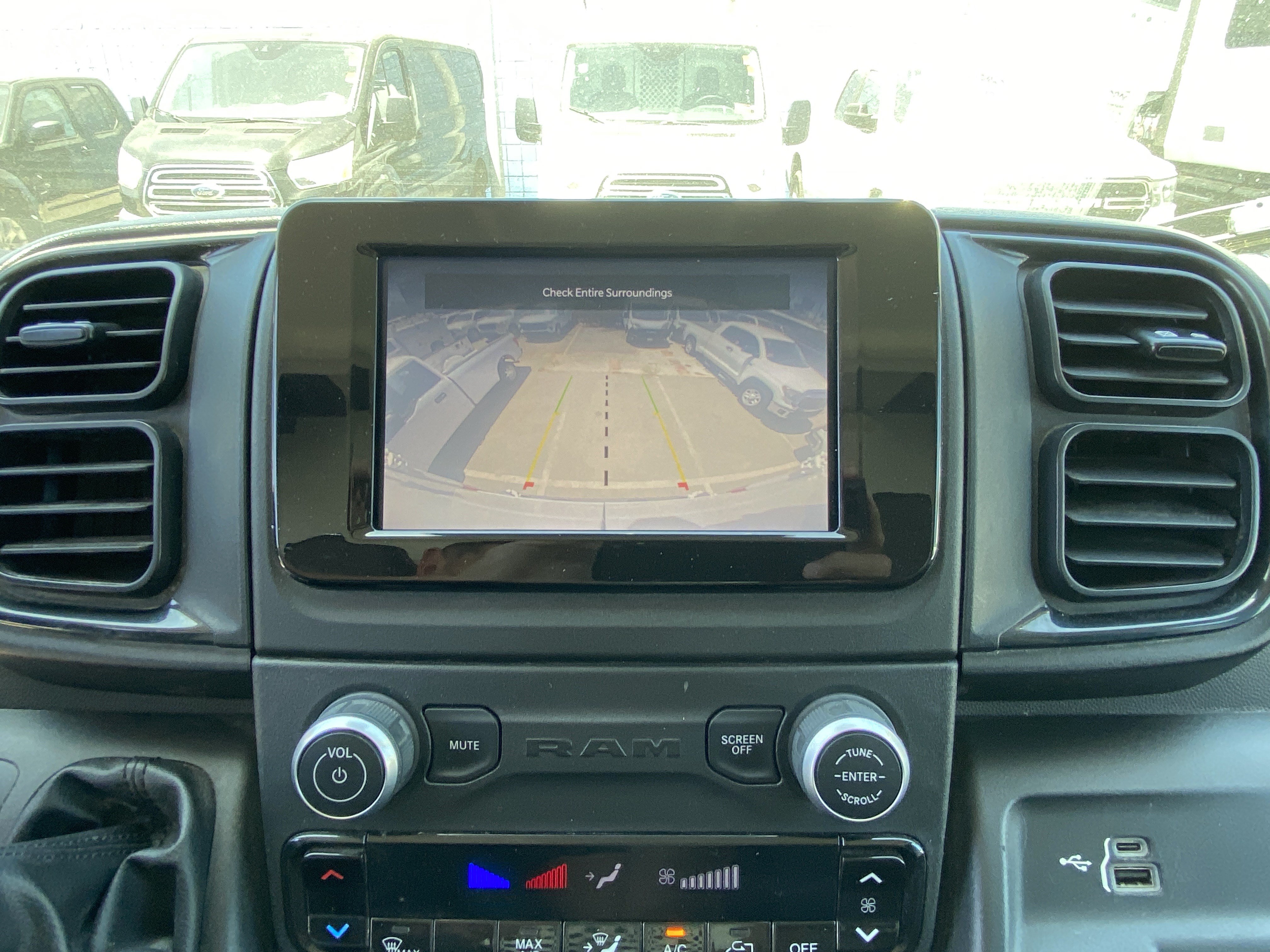 Used 2023 RAM ProMaster 3500 FWD image 15