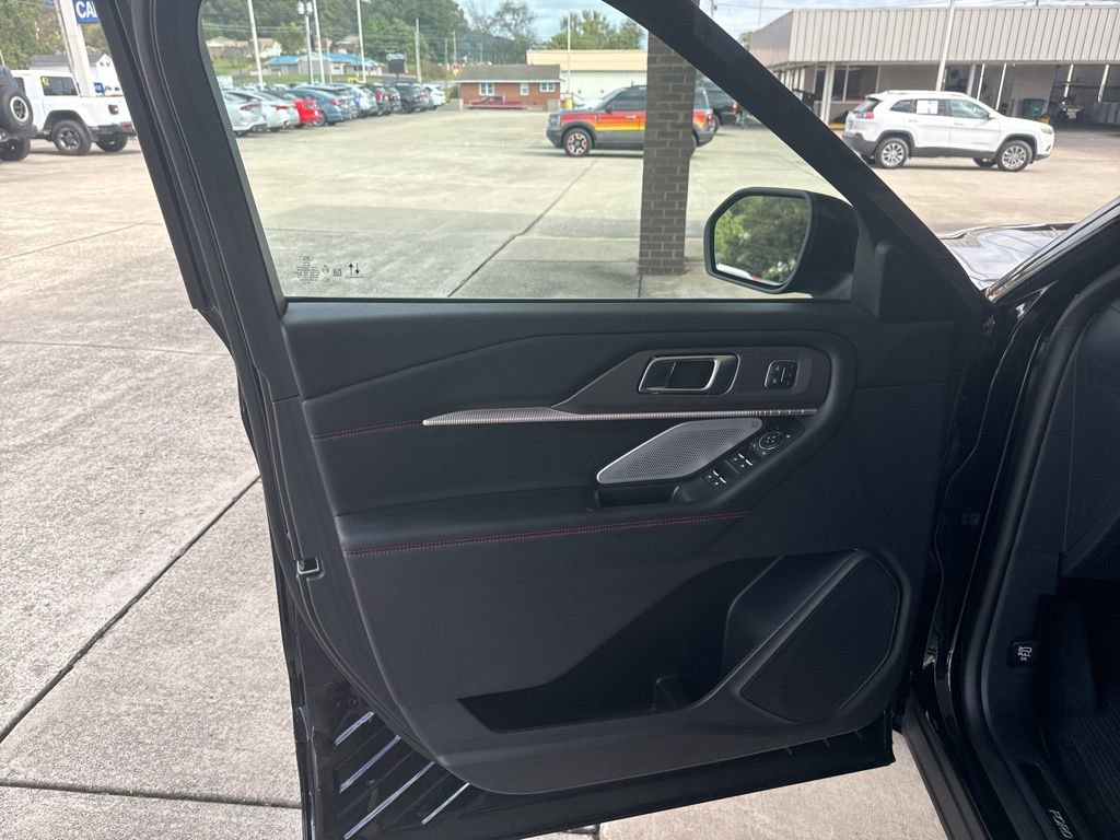 Certified 2025 Ford Explorer ST image 20