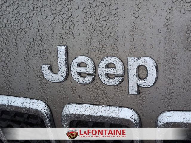 Certified 2019 Jeep Cherokee Latitude Plus w/ Cold Weather Group image 9