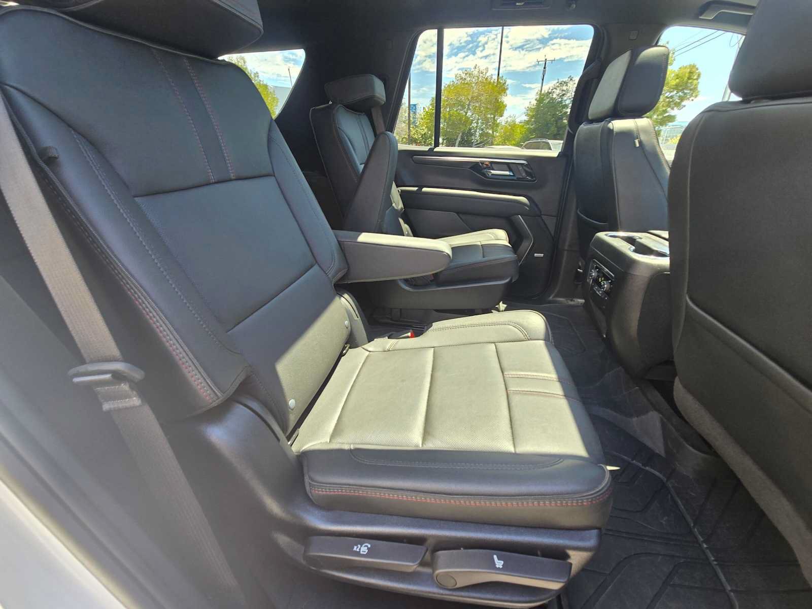 Used 2025 Chevrolet Tahoe RST w/ RST Capability Package AWD/4WD image 12