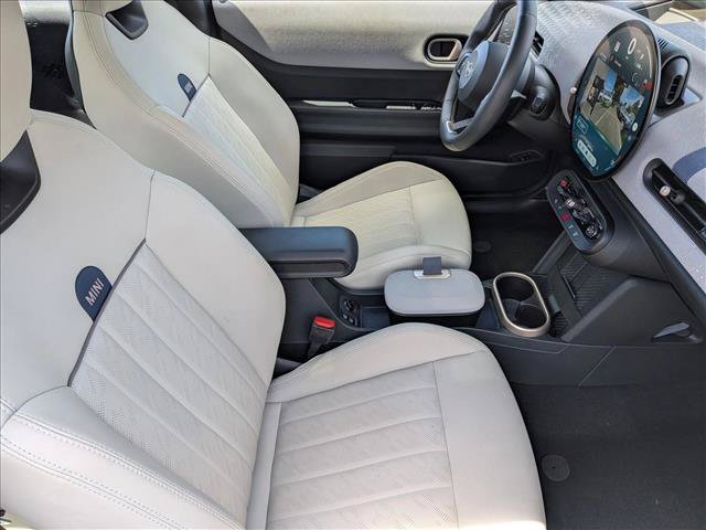 Used 2025 MINI Cooper 2-Door Hardtop FWD image 18