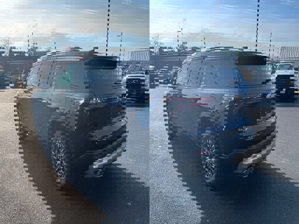 New 2026 Chevrolet Traverse LT w/ Driver Confidence Package image 8