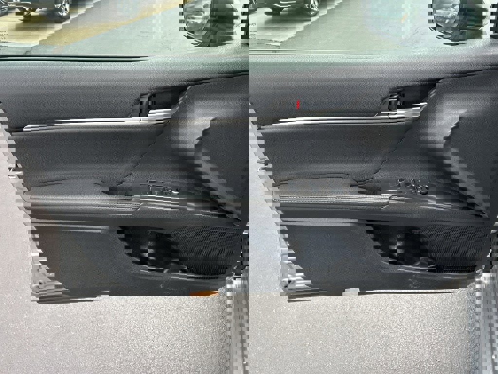 Used 2024 Toyota Camry XSE image 3