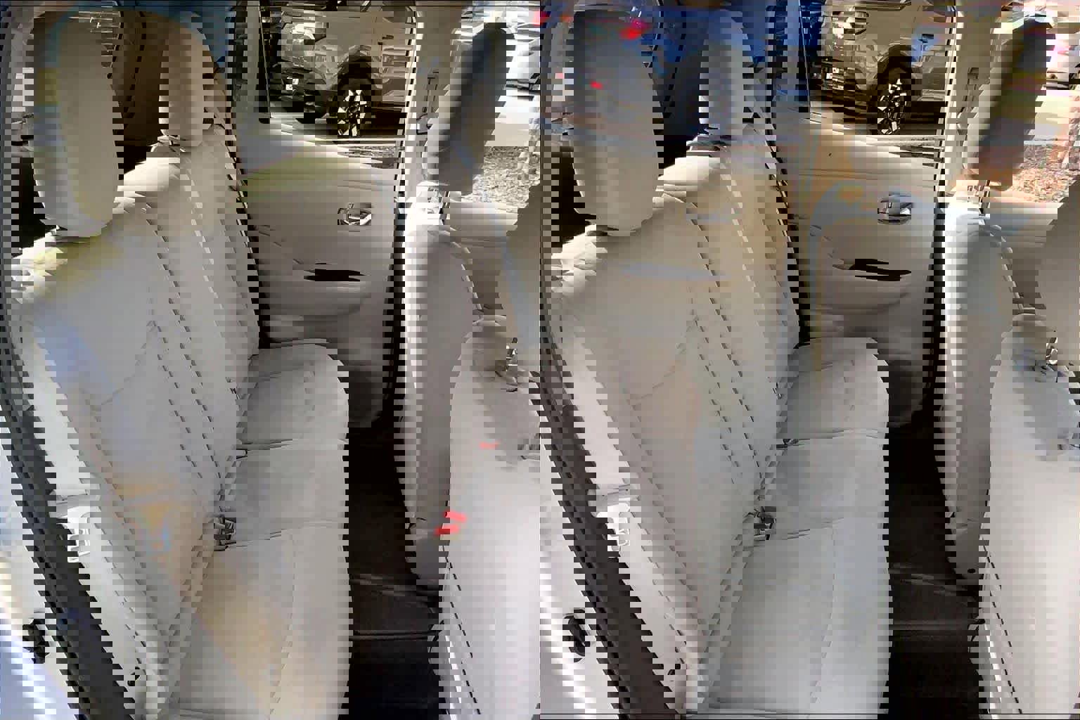 Used 2012 Nissan Leaf SL image 19