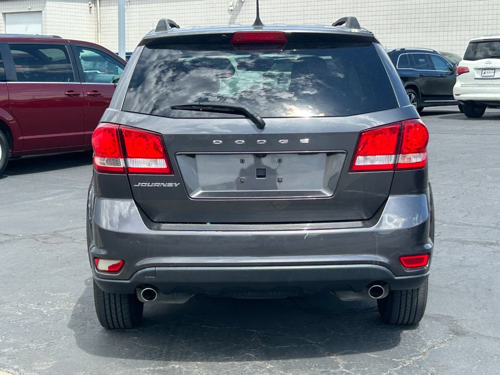 Used 2018 Dodge Journey SXT w/ Connectivity Group FWD image 5