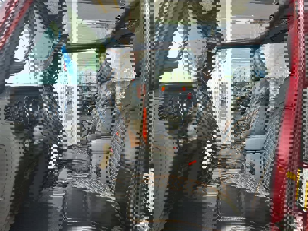 Used 2021 Jeep Gladiator Overland image 6