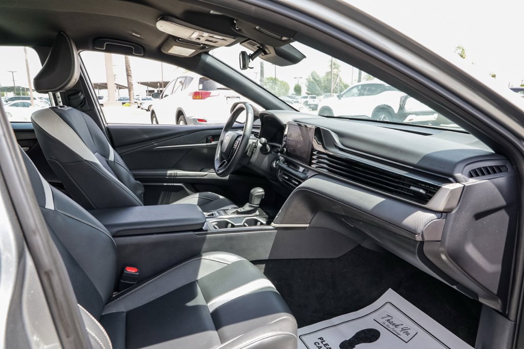 Used 2025 Toyota Camry SE FWD image 22
