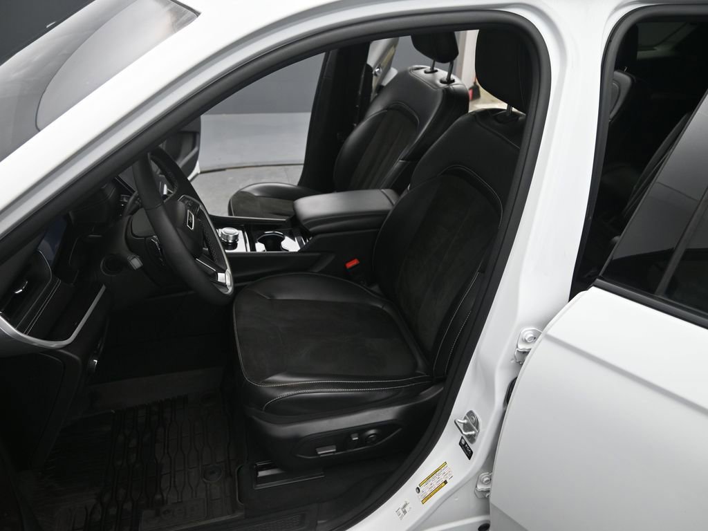 Used 2023 Jeep Grand Cherokee L Altitude image 11