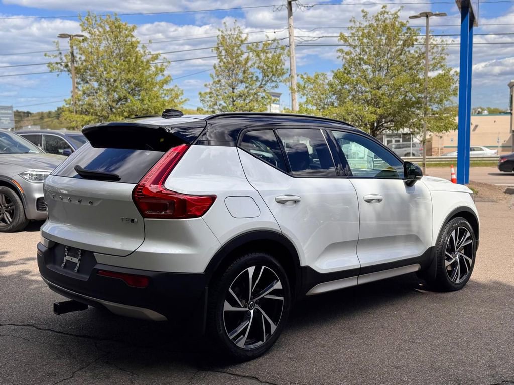 Used 2021 Volvo XC40 T5 R-Design w/ Protection Package Premier AWD/4WD image 6