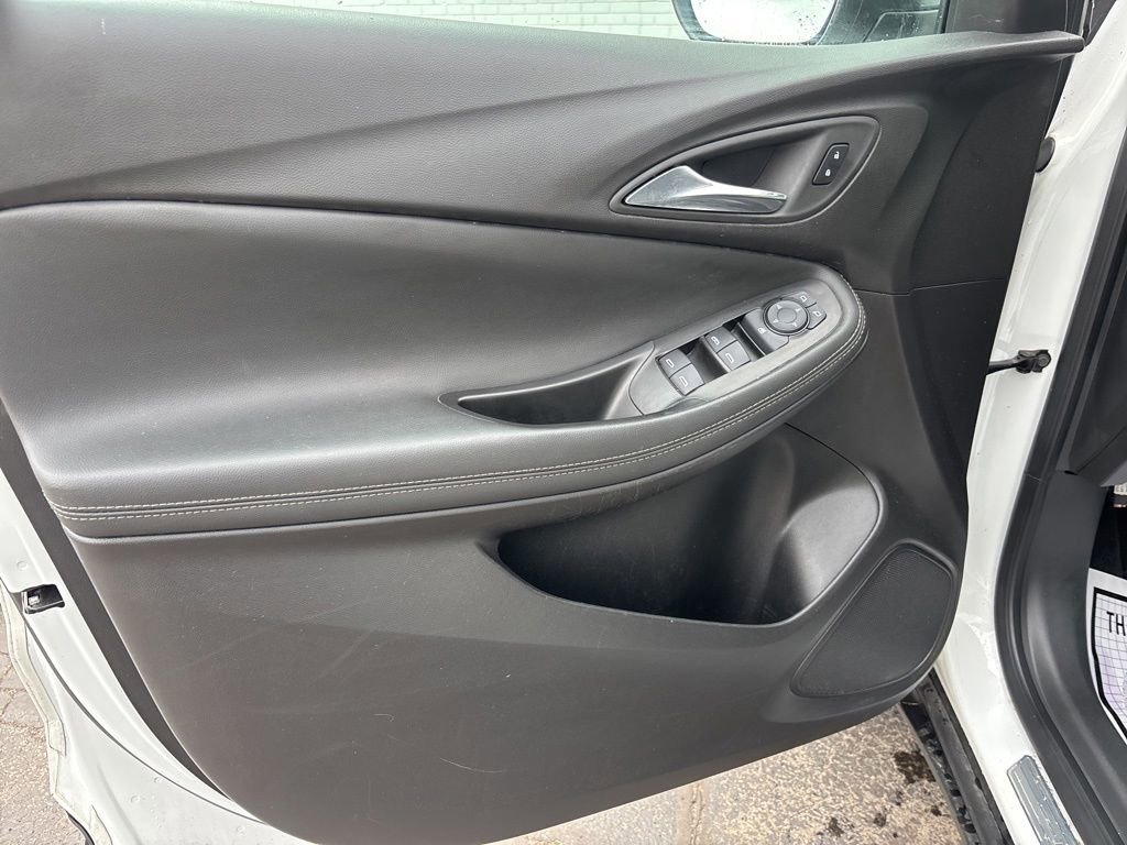 Used 2023 Buick Encore GX Preferred w/ Cold Weather Comfort Package FWD image 19