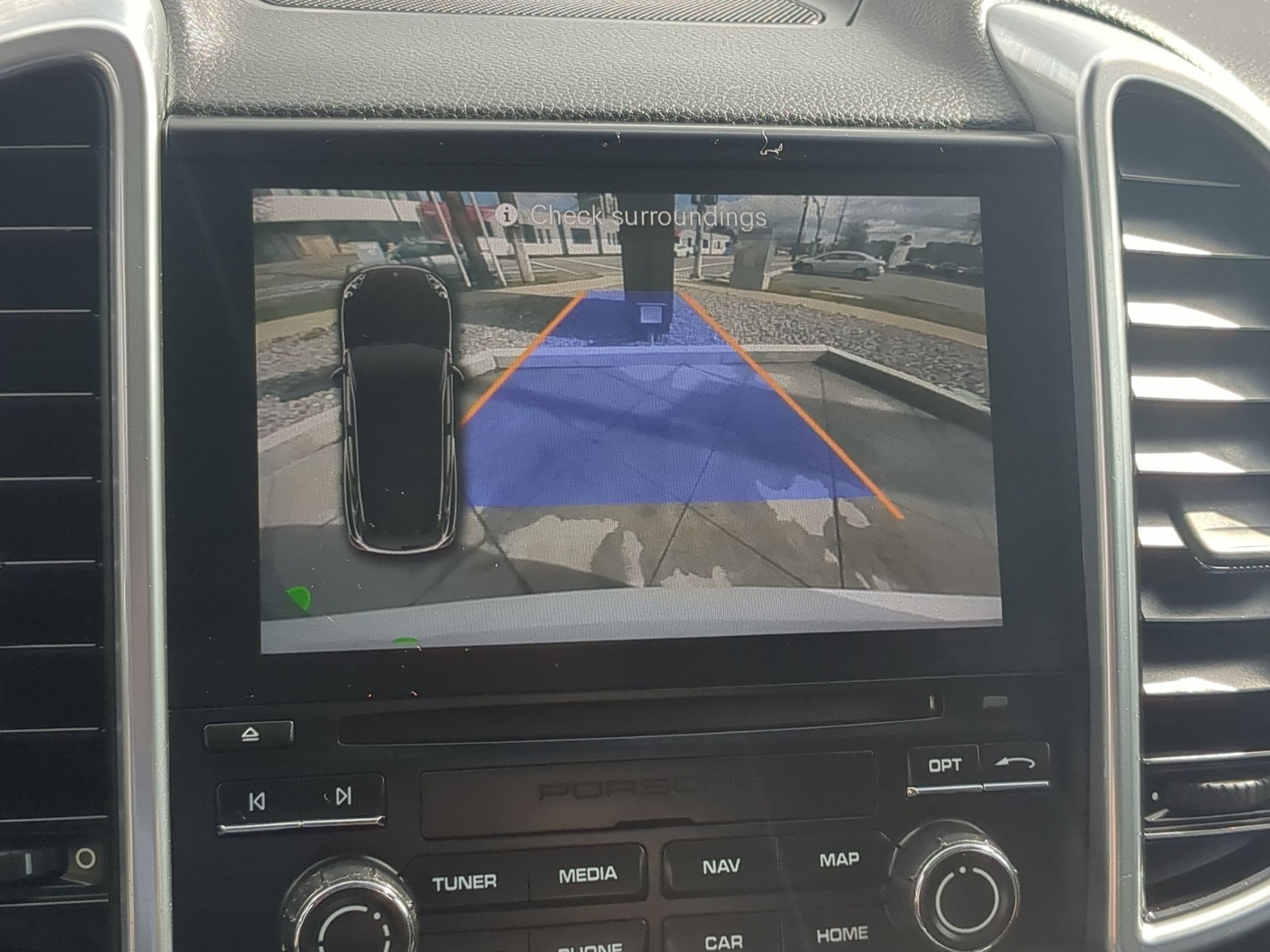 Used 2017 Porsche Cayenne Platinum Edition image 25