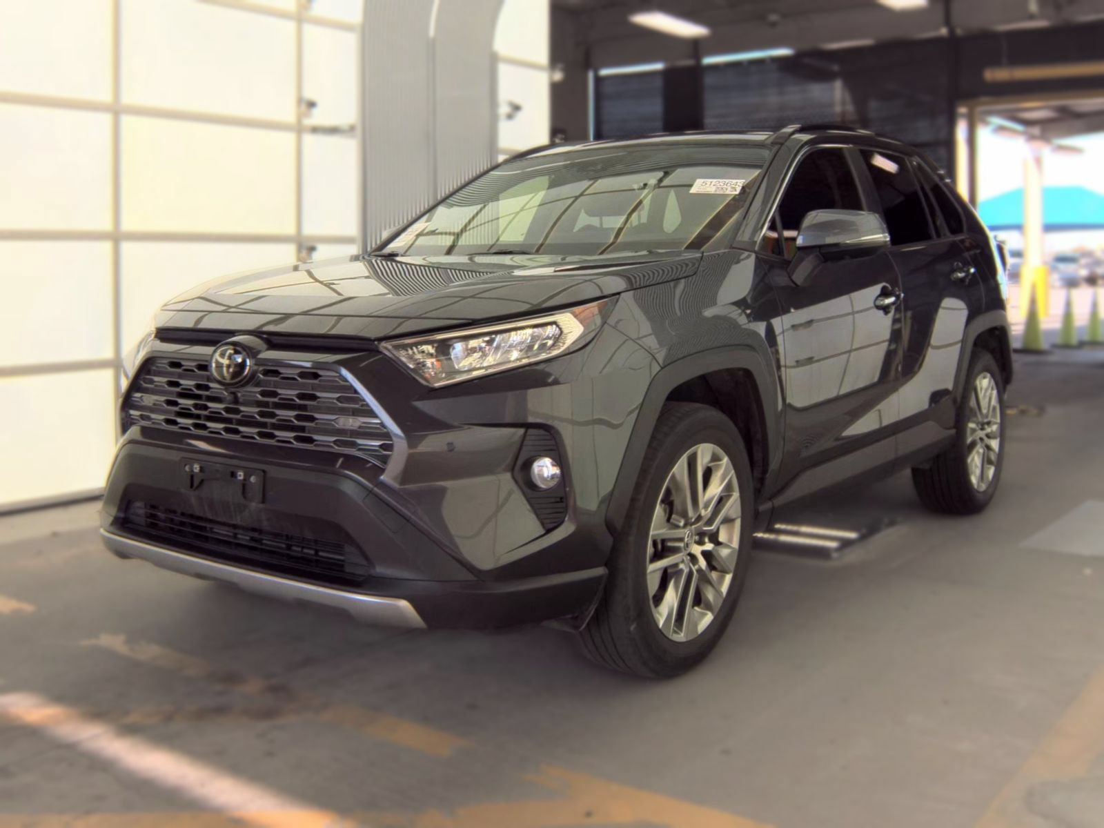 Used 2020 Toyota RAV4 Limited FWD image 2