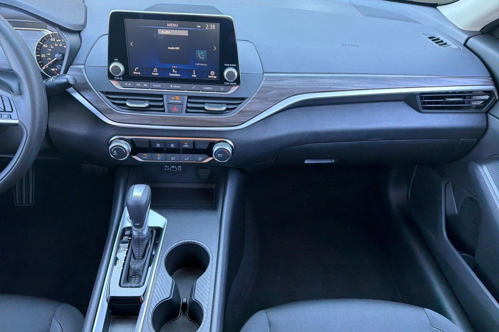 Used 2025 Nissan Altima 2.5 SV image 29